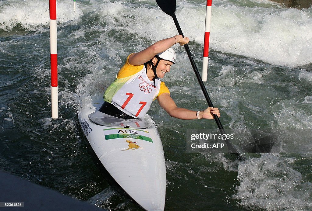Jacqueline Lawrence of Australia compete