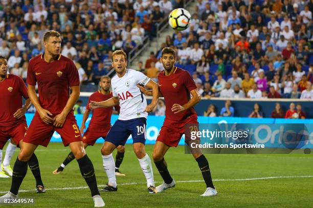 Tottenham Hotspur forward Harry Kane battles Roma defender Federico Fazio during the first half of the International Champions Cup soccer game...