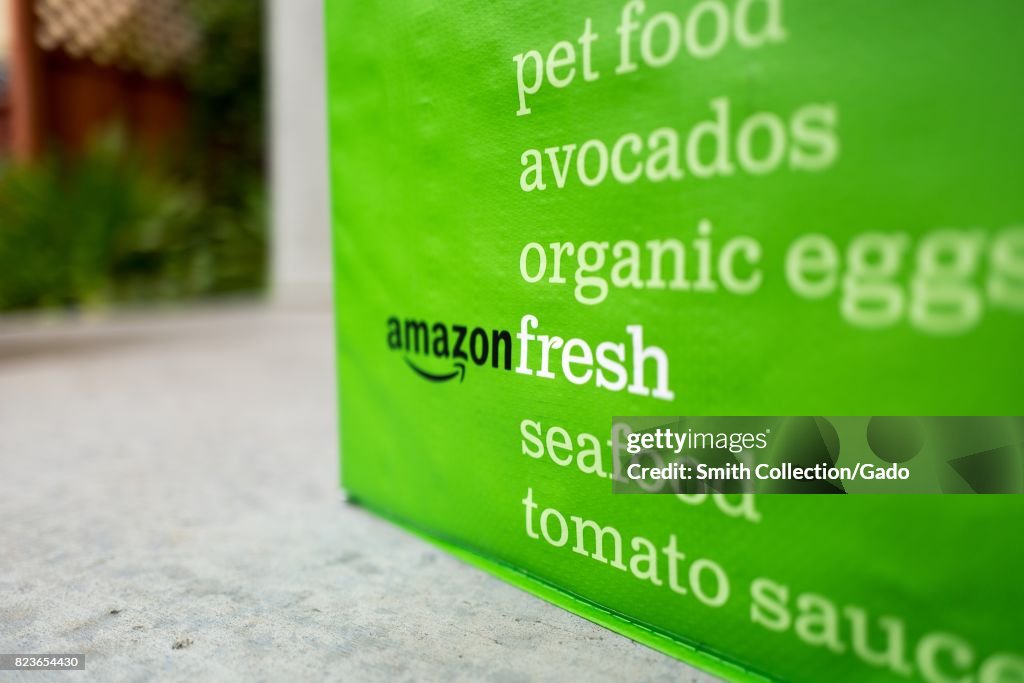 Amazon Fresh Package Green cold pack tote for Amazon Fresh grocery delivery service, with ...