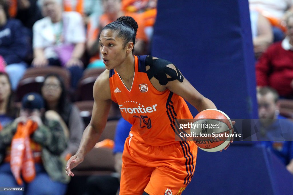 WNBA: JUL 25 Chicago Sky at Connecticut Sun