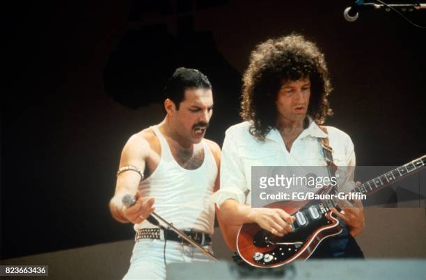 Freddie Mercury and Brian May of the band Queen at Live Aid on July 13, 1985 in London, United Kingdom. 170612F1