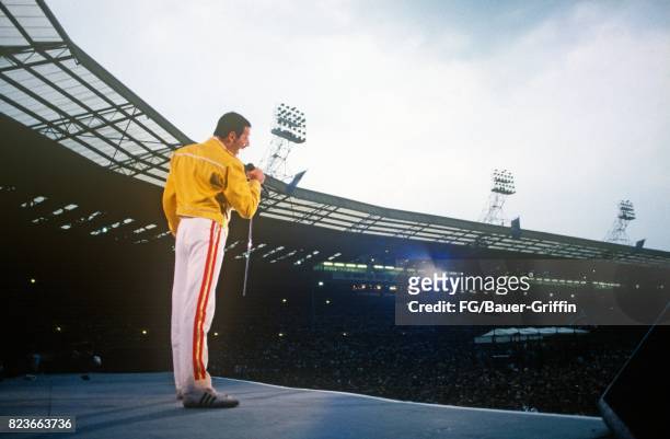 Freddie Mercury at the Queen concert at Wembley stadium during the Magic tour on July 11, 1986 in London, United Kingdom. 170612F1