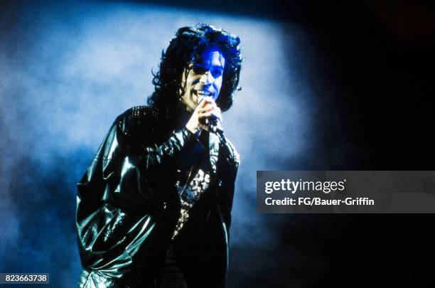 Prince plays his Sign O The Times concert at the Palais Omnisports in Paris on June 13, 1987 in Paris, France. 170612F1