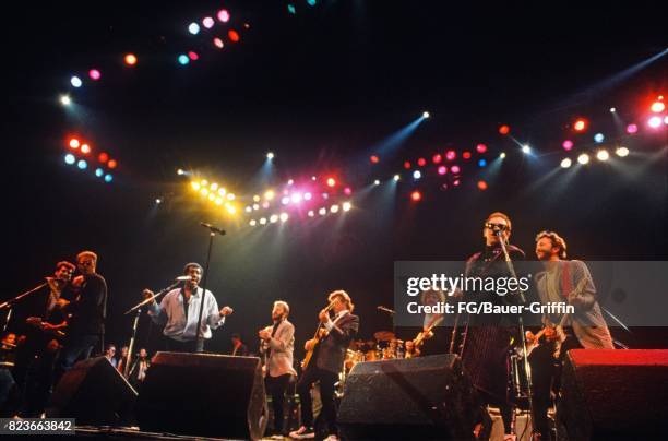 Finale of the Prince's Trust Concert on June 05, 1987 in London, United Kingdom. 170612F1