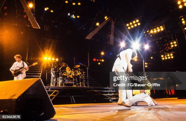 Queen plays Wembley stadium during the Magic tour on July 11, 1986 in London, United Kingdom. 170612F1