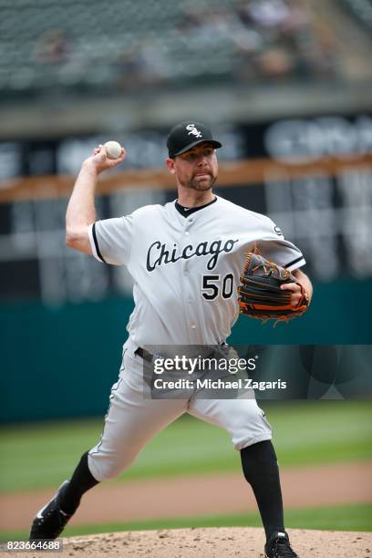 Mike Pelfrey of the Chicago White Sox pitches during the game against the Oakland Athletics at the Oakland Alameda Coliseum on July 5, 2017 in...