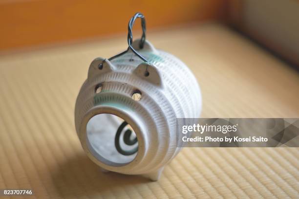 a japanese pig case for mosquito coil - tatami foto e immagini stock