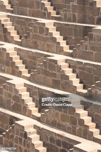 chand baori stepwell, rajasthan, india - chand baori stockfoto's en -beelden