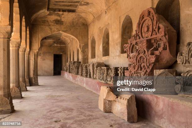 chand baori stepwell, rajasthan, india - abhaneri foto e immagini stock