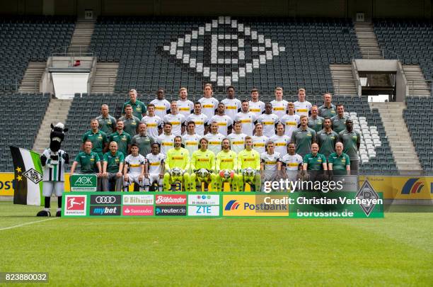 Upper row starts with Mascot Juenter, Dr. Stefan Hertl, Denis Zakaria, Christoph Kramer, Jannik Vestergaard, Reece Oxford, Tobias Strobl, Matthias...