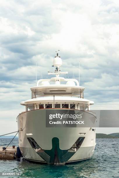 motor yacht - luxury yacht stock pictures, royalty-free photos & images