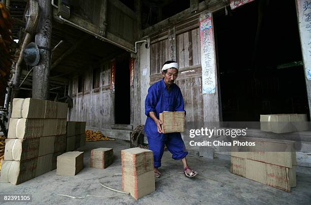 Chinese Paper Stack China Papermaking Photos and Premium High Res Pictures - Getty Images