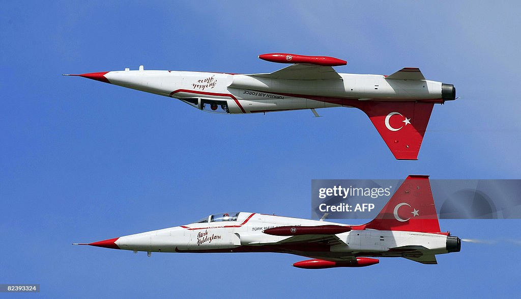 Members of Turkish Stars display team pr