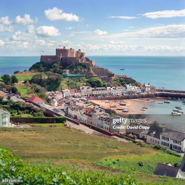 gorey castle, jersey - jersey channel islands stock pictures, royalty-free photos & images