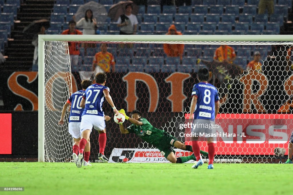 Yokohama F.Marinos v Shimizu S-Pulse - J.League J1