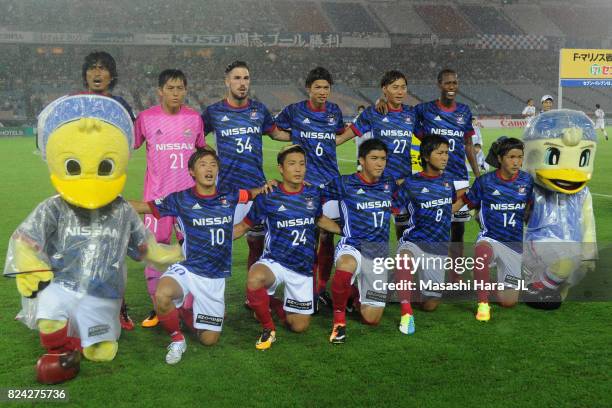 Yokohama F.Marinos players lilne up for the team photos prior to the J.League J1 match between Yokohama F.Marinos and Shimizu S-Pulse at Nissan...