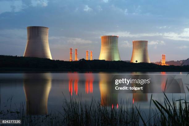 power station - central de energia nuclear imagens e fotografias de stock