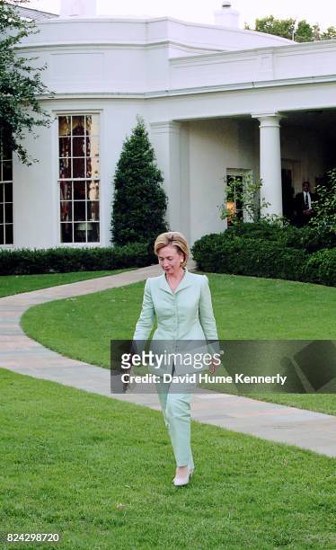 First Lady Hillary Clinton leaves the White House after the Democratic Business Leaders event, Washington DC, September 10, 1998.