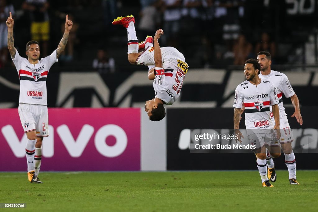 Botafogo v Sao Paulo - Brasileirao Series A 2017