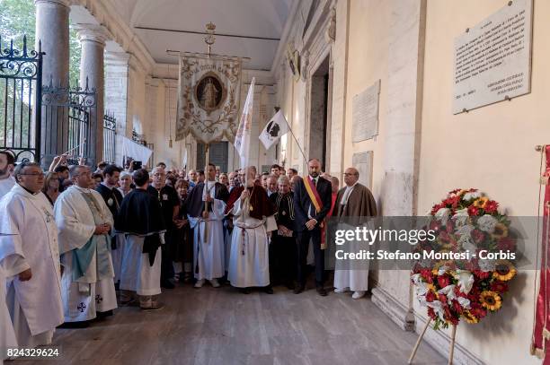 The brotherhoods of Corsica with a religious ceremony in the church of S. Crisogono in Trastevere have honored Our Lady Noantri, found by some...