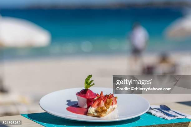 detail lunch, dessert from orient bay in saint martin - saint martin caraibi stock-fotos und bilder