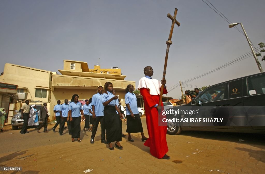 TOPSHOT-SUDAN-BRITAIN-DIPLOMACY-RELIGION-CHRISTIANITY