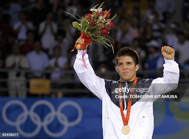 Wrestler Henry Cejudo Photos and Premium High Res Pictures - Getty Images