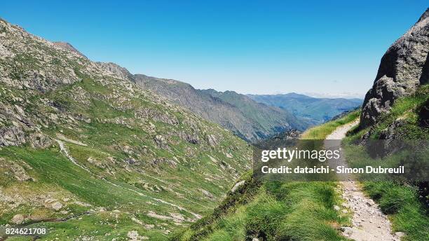 trail to lac du portillon - midi pyrenees stock pictures, royalty-free photos & images