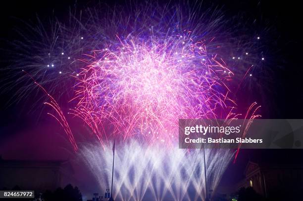 fireworks over rocky steps in philadelphia, pa - american flag fireworks stock pictures, royalty-free photos & images