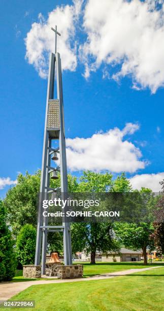 a church bell tower - prise de vue en extérieur stock pictures, royalty-free photos & images