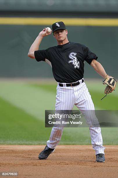 Gordon Beckham, the Chicago White Sox 2008 first round draft pick and the 8th pick overall, joins members of the Chicago White Sox for batting...