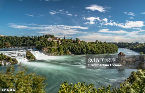 rhine falls (rheinfall) waterfalls, canton schaffhausen, switzerland, europe - chutes du rhin photos et images de collection