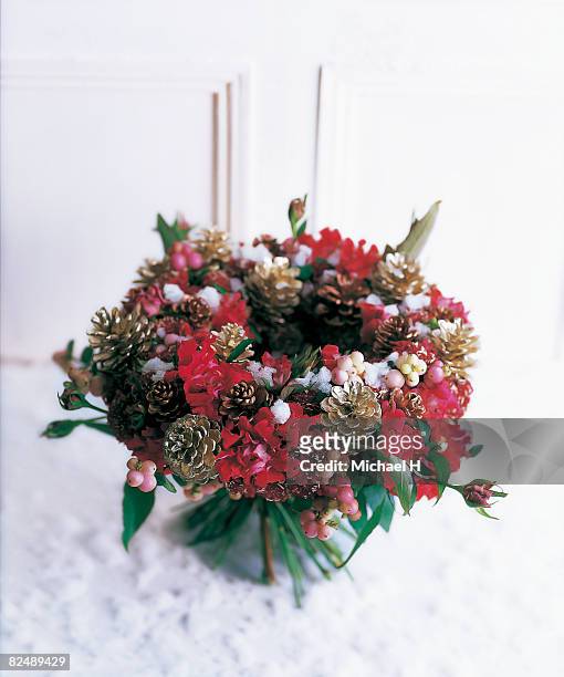 wreath of flowers - symphoricarpos stock pictures, royalty-free photos & images