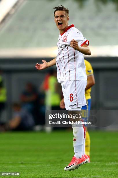 Florian Neuhaus of Duesseldorf celebrates the second goal during the Second Bundesliga match between Fortuna Duesseldorf and Eintracht Braunschweig...