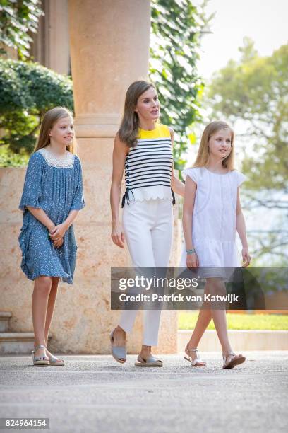 Queen Letizia of Spain, Princess Leonor of Spain and Princess Sofia of Spain attend the summer photocall on July 31, 2017 in Palma de Mallorca, Spain.