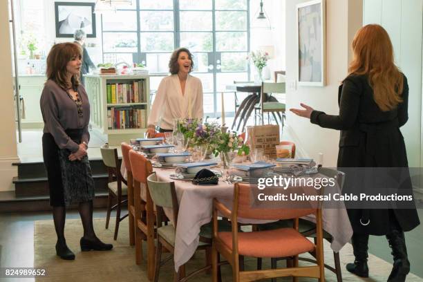 Passover Bump" Episode 301 -- Pictured: Stockard Channing as Bonnie, Andrea Martin as Marilyn Kessler, Julie Klausner as Julie Kessler --