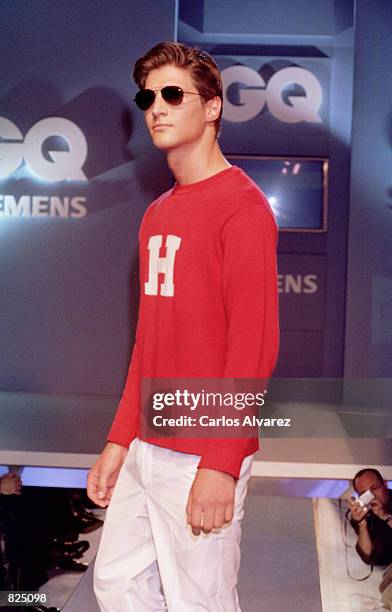 Fashion model wears an outfit from the Tommy Hilfiger Spring/Summer collection 2001 during the GQ fashion party May 7, 2001 in Madrid, Spain.