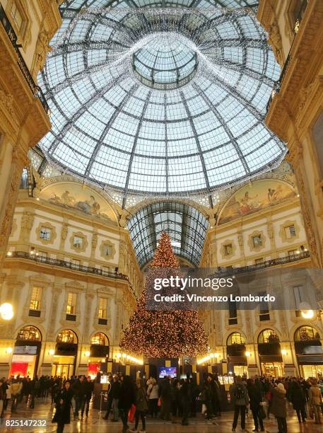 galleria vittorio emanuele at christmas, milan, italy - galleria vittorio emanuele ii stock pictures, royalty-free photos & images