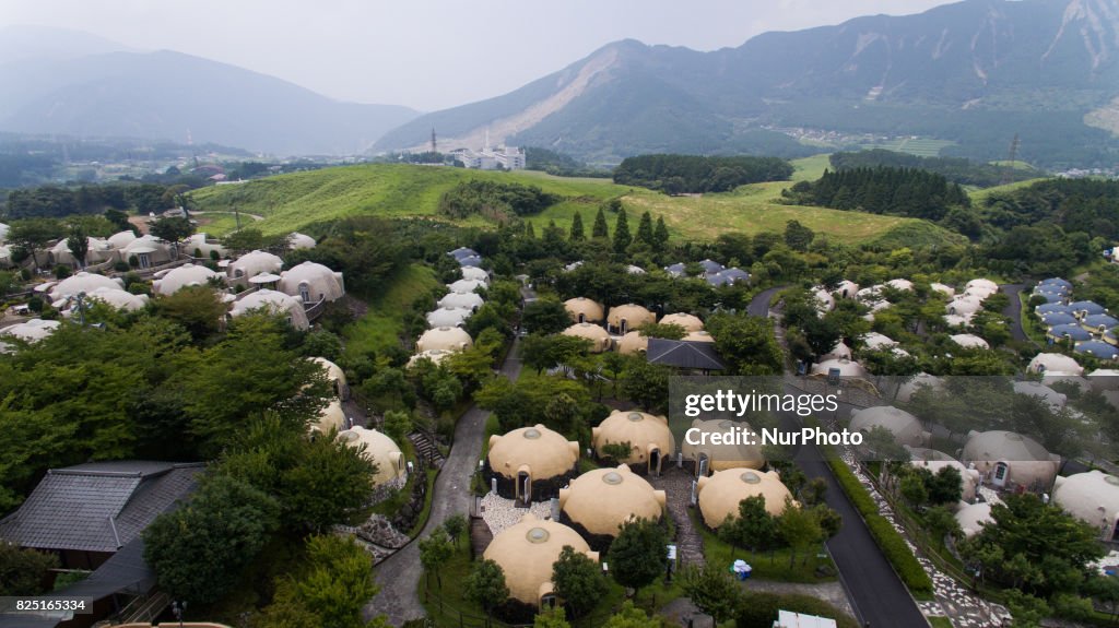 Japan Quake-proof dome houses