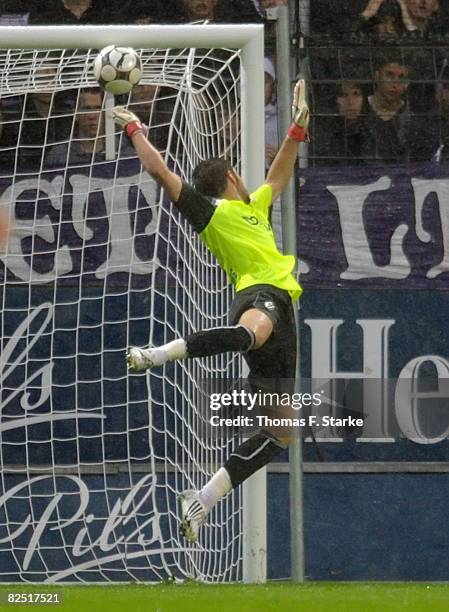 Simon Pouplin of Freiburg receives the second goal during the 2nd Bundesliga match between VfL Osnabrueck and SC Freiburg at the osnatel Arena on...