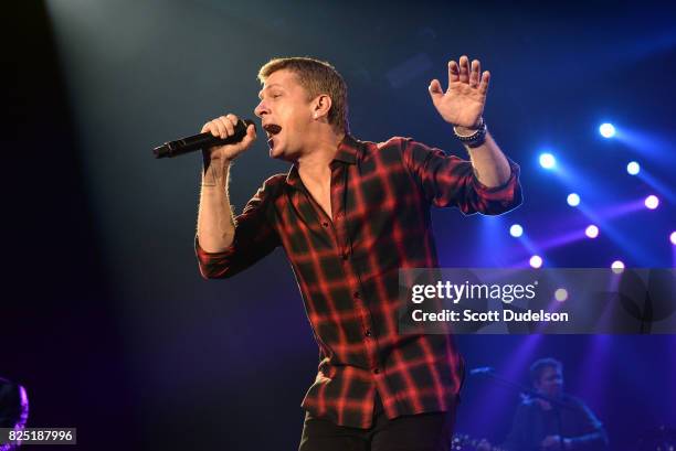 Singer Rob Thomas of Matchbox Twenty performs onstage at The Forum on July 31, 2017 in Inglewood, California.