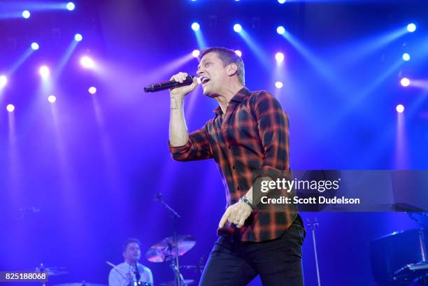 Singer Rob Thomas of Matchbox Twenty performs onstage at The Forum on July 31, 2017 in Inglewood, California.