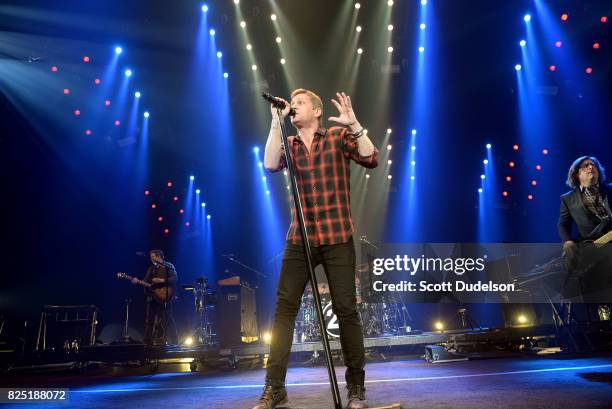 Singer Rob Thomas of Matchbox Twenty performs onstage at The Forum on July 31, 2017 in Inglewood, California.