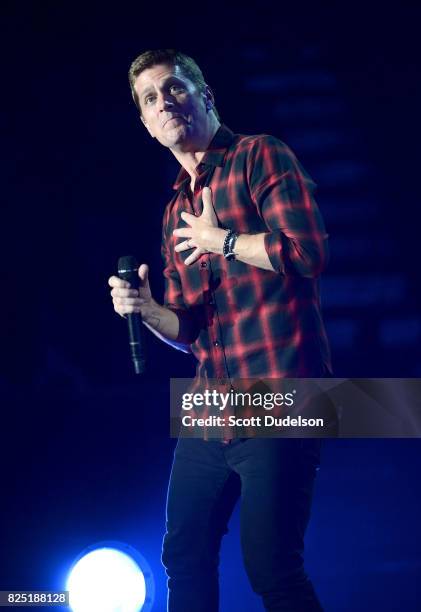 Singer Rob Thomas of Matchbox Twenty performs onstage at The Forum on July 31, 2017 in Inglewood, California.