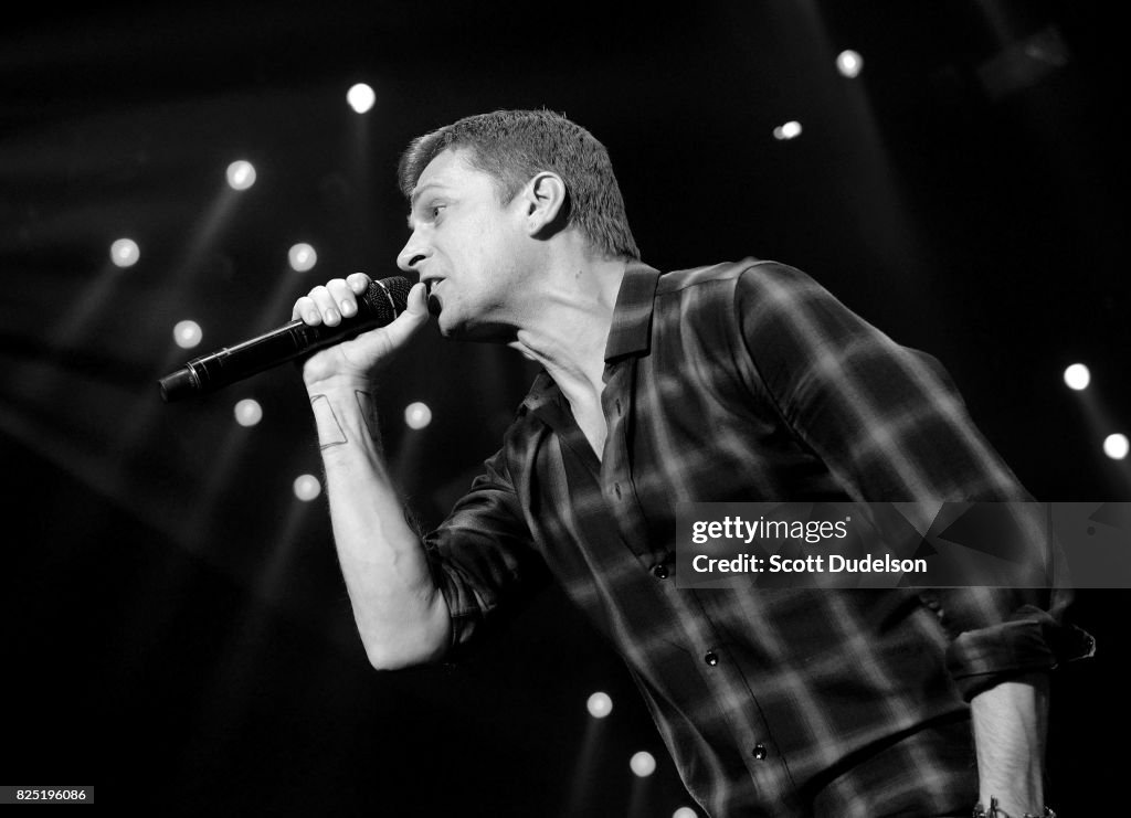 Matchbox Twenty Performs At The Forum