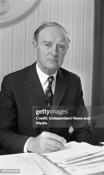 An Taoiseach Liam Cosgrave in his office, circa June 1977 .