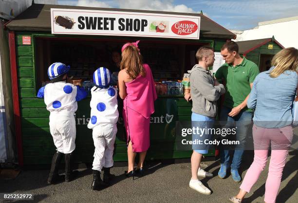 Galway , Ireland - 1 August 2017; Racegoers wait for sweets during the Galway Races Summer Festival 2017 at Ballybrit, in Galway.