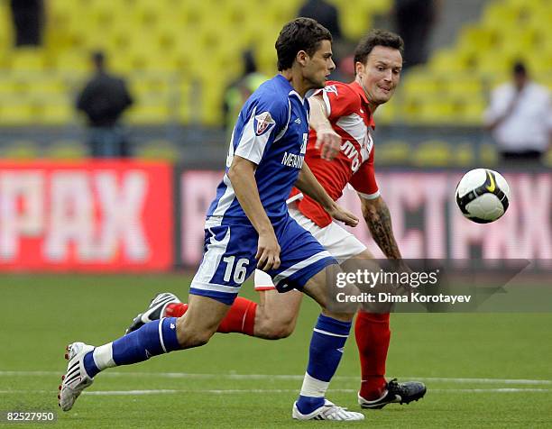 Martin Jiranek of FC Spartak Moscow fights for the ball with Tsvetan Genkov of FC Dynamo Moscow during the Russian Football League Championship match...