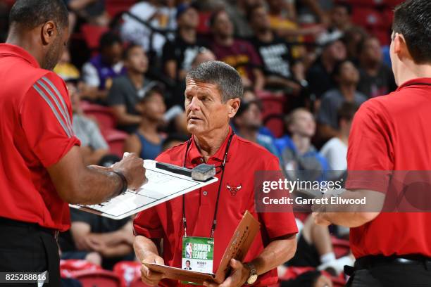 Bobby Lutz of the Chicago Bulls coaches against the Philadelphia 76ers on July 14, 2017 at the Thomas & Mack Center in Las Vegas, Nevada. NOTE TO...