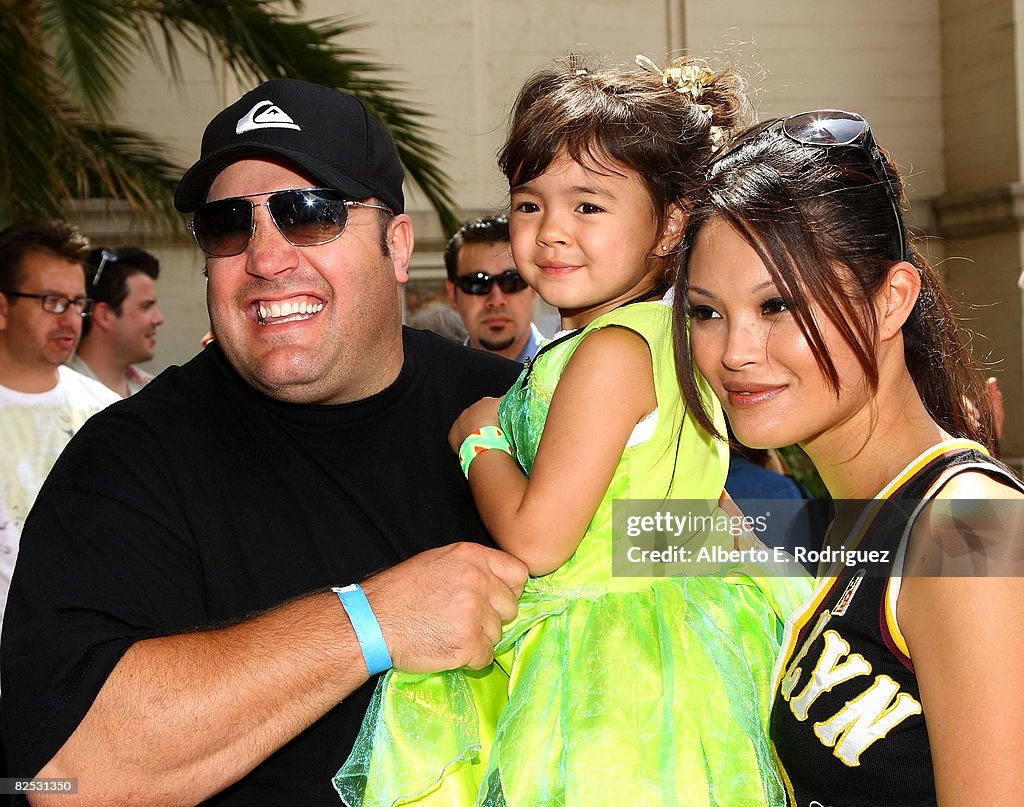 Actor Kevin James, daughter Sienna Marie James and actress Steffiana